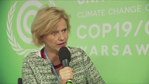 Dr Bettina Menne talking at COP19